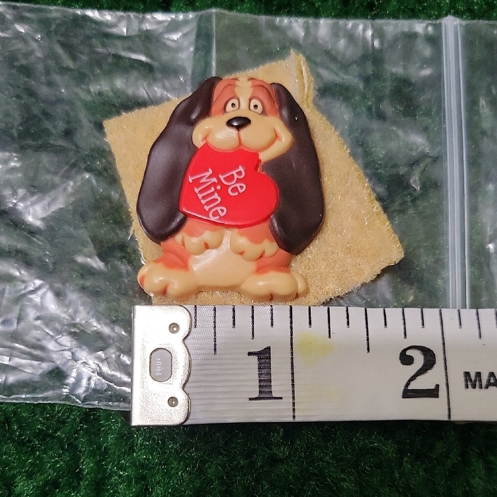 Vintage 1985 Hallmark Cards Be Mine Dog Valentine's Day Pin Mint Condition